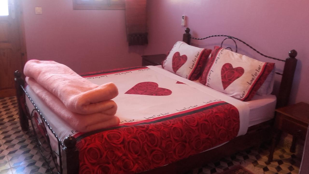 Touraghine Hotel & Cafe Chefchaouen Extérieur photo